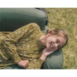 Outwell Laze Inflatable Chair Set -Outdoor World Direct Shop 470422 laze inflatable set feature photo6