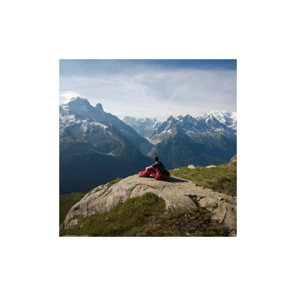 Vango Nitestar Alpha 450 Sleeping Bag 2 Vango Nitestar Alpha 450 Sleeping Bag - Image 2